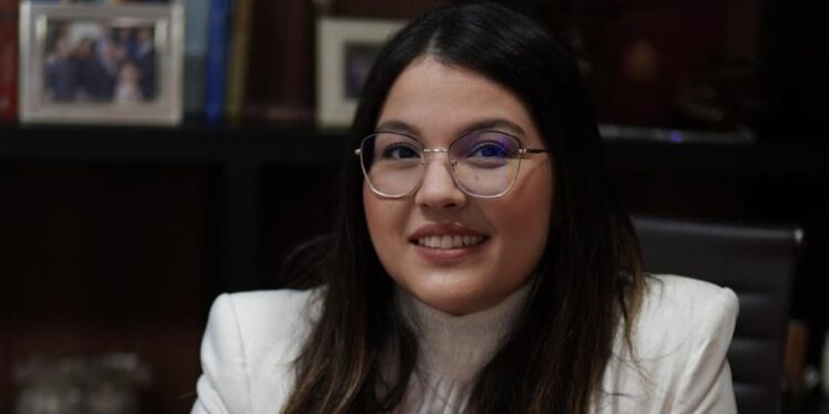 Em meio a especulações de isolamento por aliados da OAB, Clarisse publica Carta-Compromisso enigmática