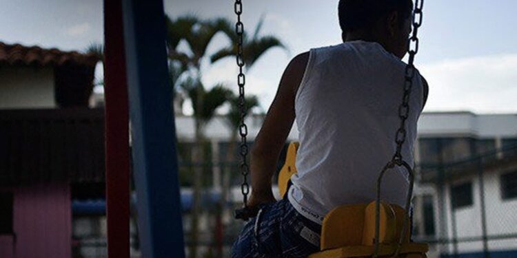 Nova lei prevê indenização por abandono afetivo de criança ou adolescente