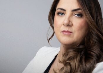 Advogada criminalista alerta para crescimento dos golpes que usam dados pessoais e pressionam vítimas a agir rápido